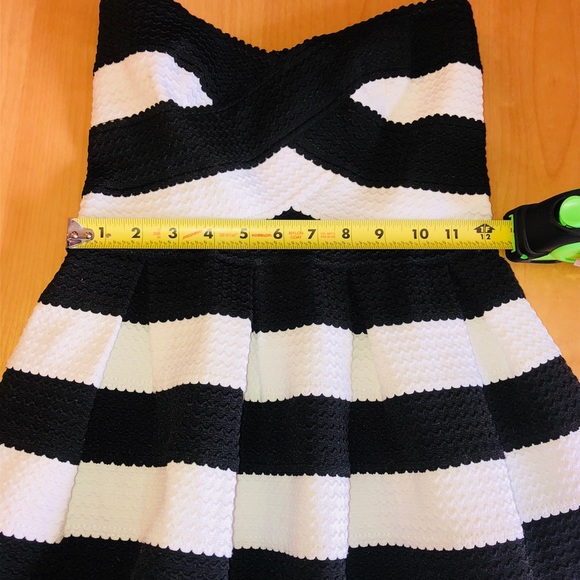Black & White sweetheart Dress size:Small🖤 - Picture 4 of 8